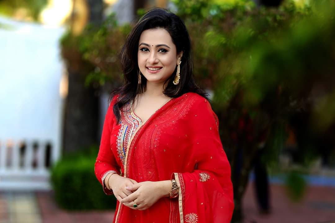 গরমে অফিসে ফ্যাশন