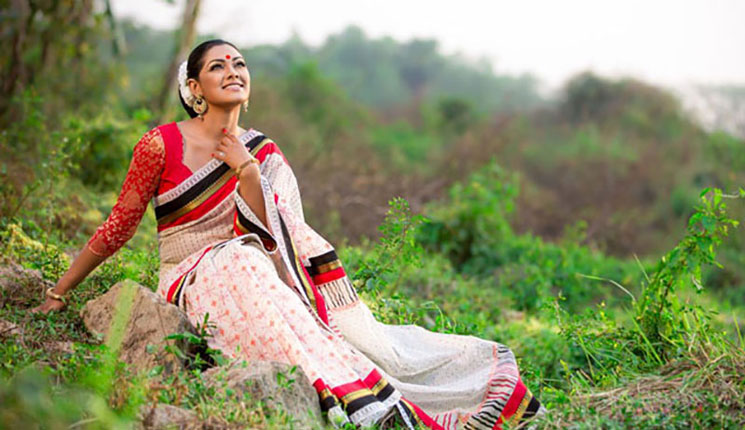 শাড়ির সাথে মানানসই সাজগোজ