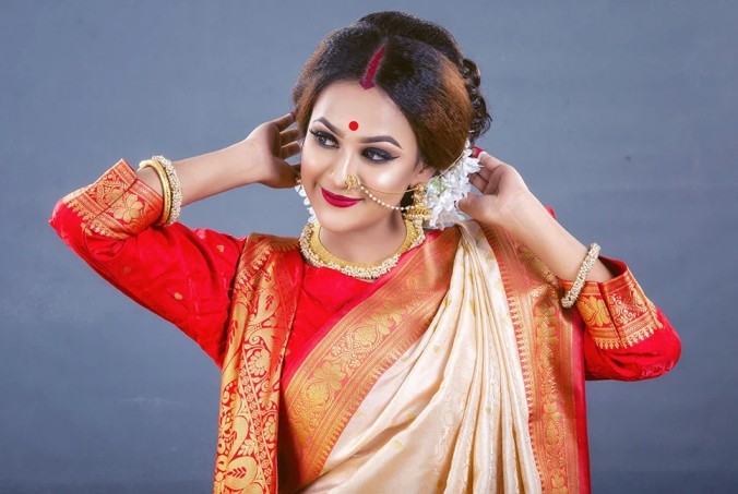 পূজার সাজসজ্জায় বৈচিত্র্যতা